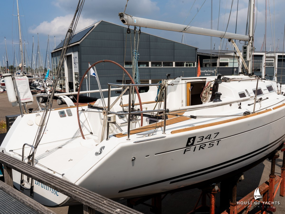 Beneteau First 34.7