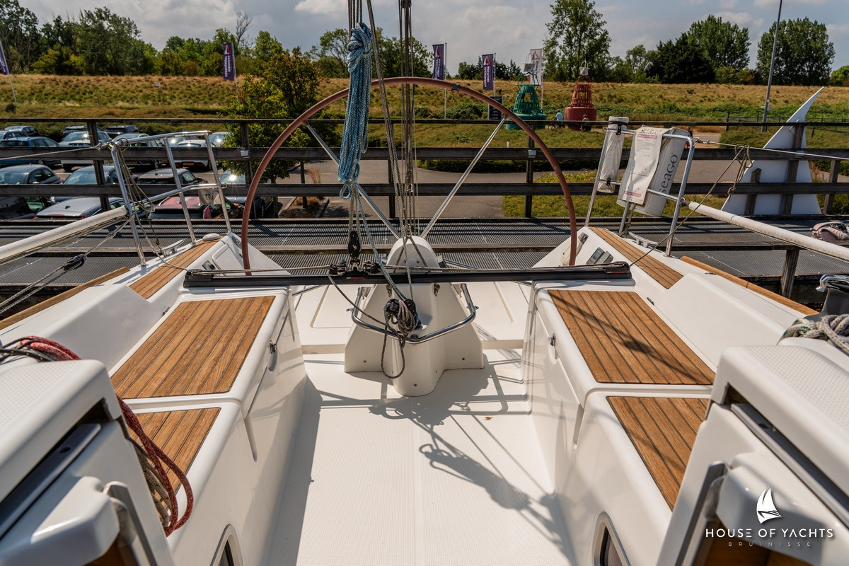 Beneteau First 34.7