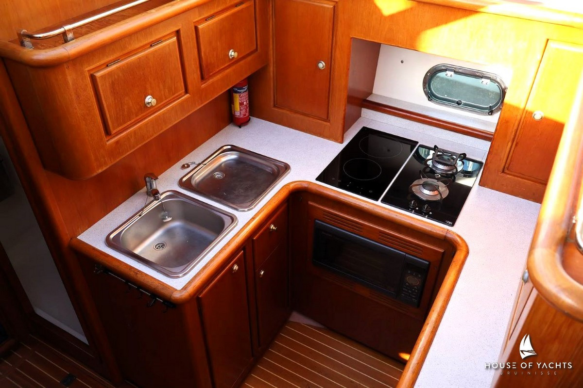 Atlantic 38