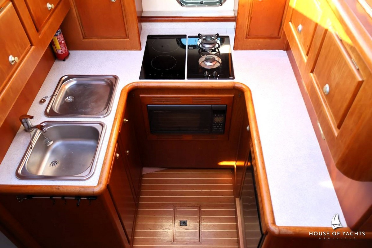 Atlantic 38