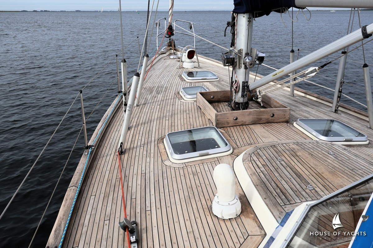 Hallberg-Rassy 42E
