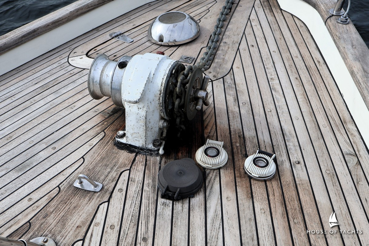 Hallberg-Rassy 42E