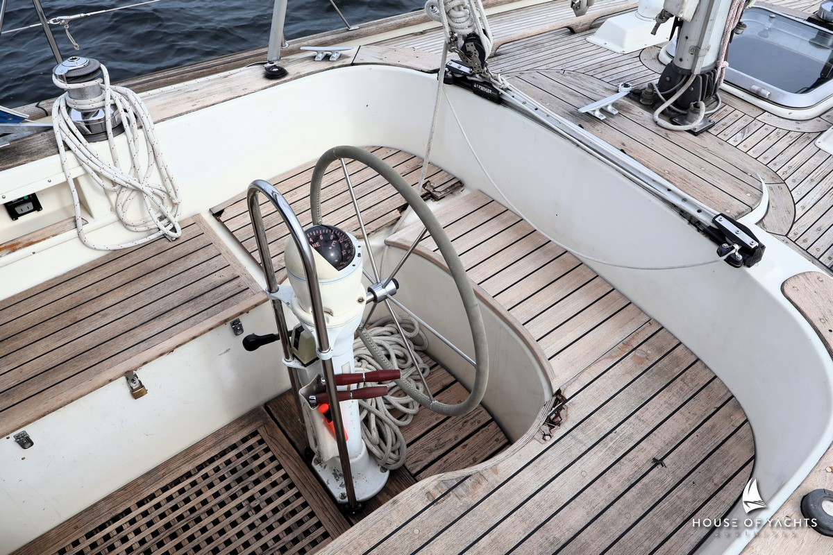 Hallberg-Rassy 42E