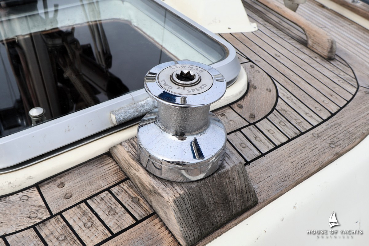 Hallberg-Rassy 42E
