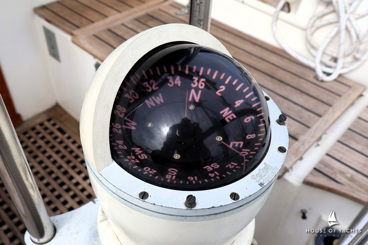 Hallberg-Rassy 42E