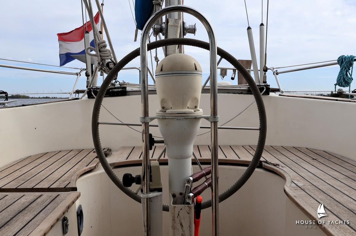 Hallberg-Rassy 42E