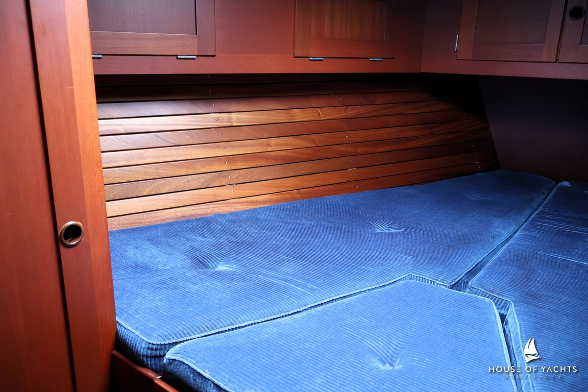 Hallberg-Rassy 42E
