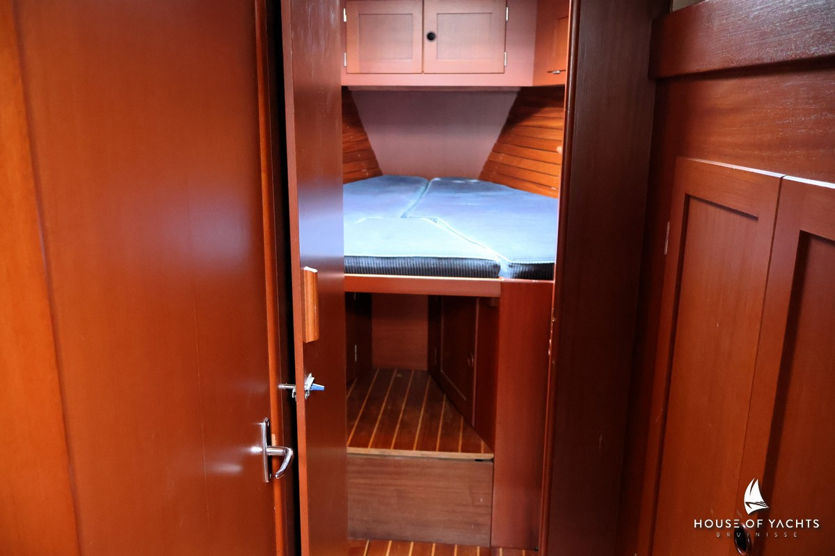 Hallberg-Rassy 42E