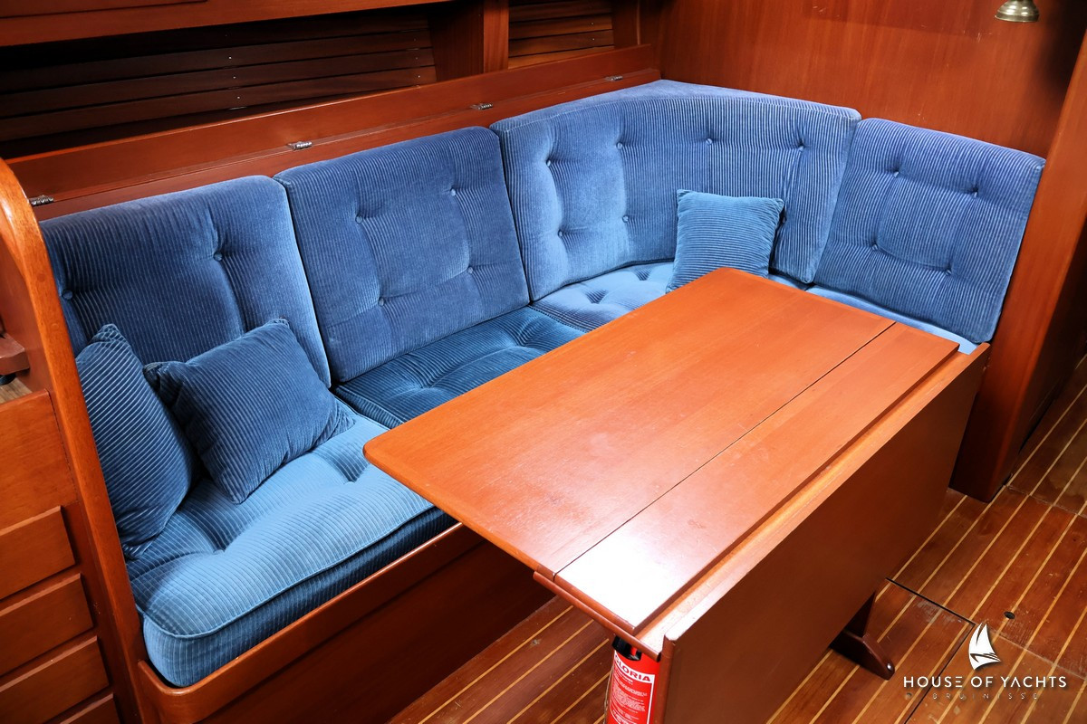 Hallberg-Rassy 42E