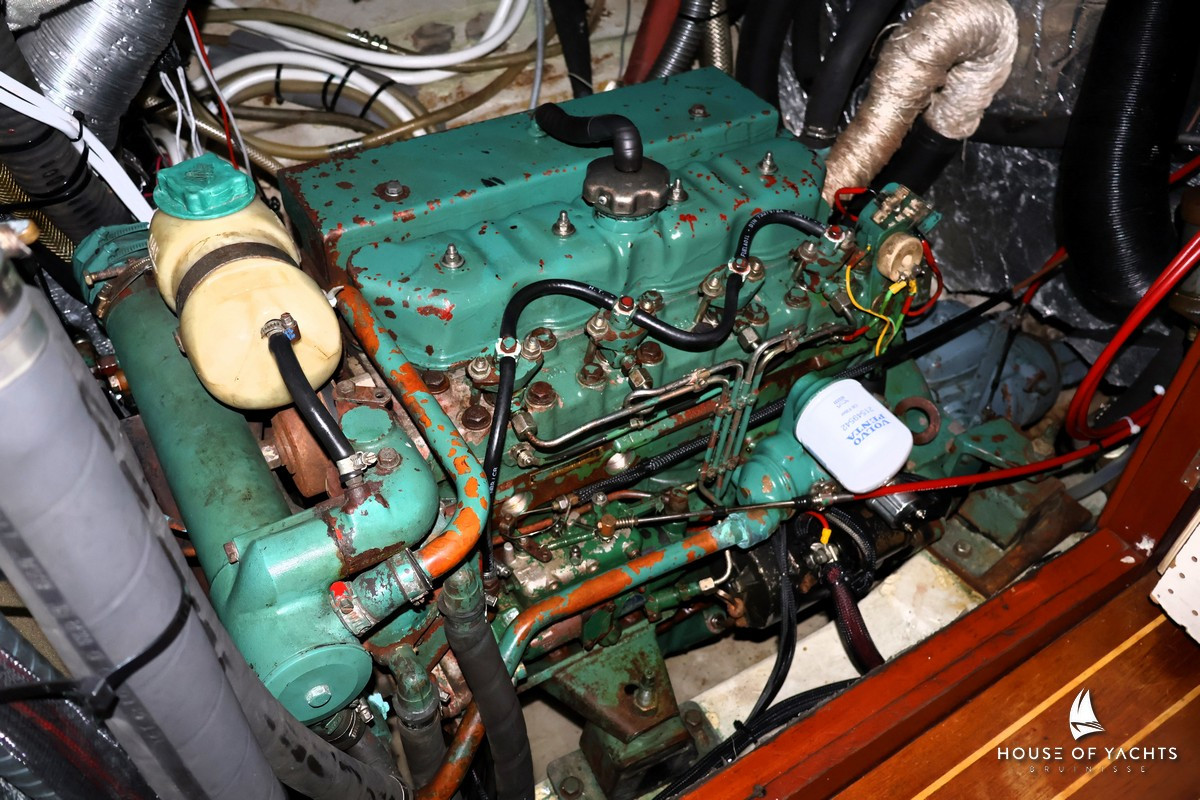 Hallberg-Rassy 42E